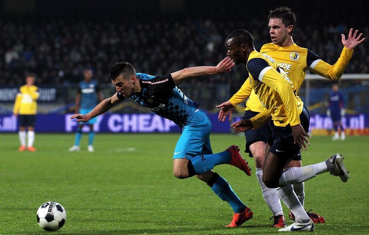 德泽尔比以 德泽尔比以