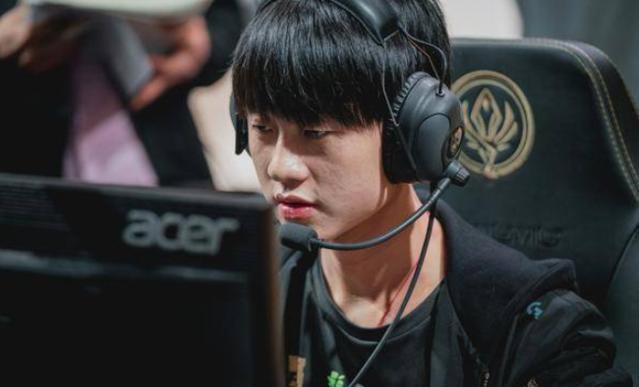 劳特赛季影 劳特赛季影